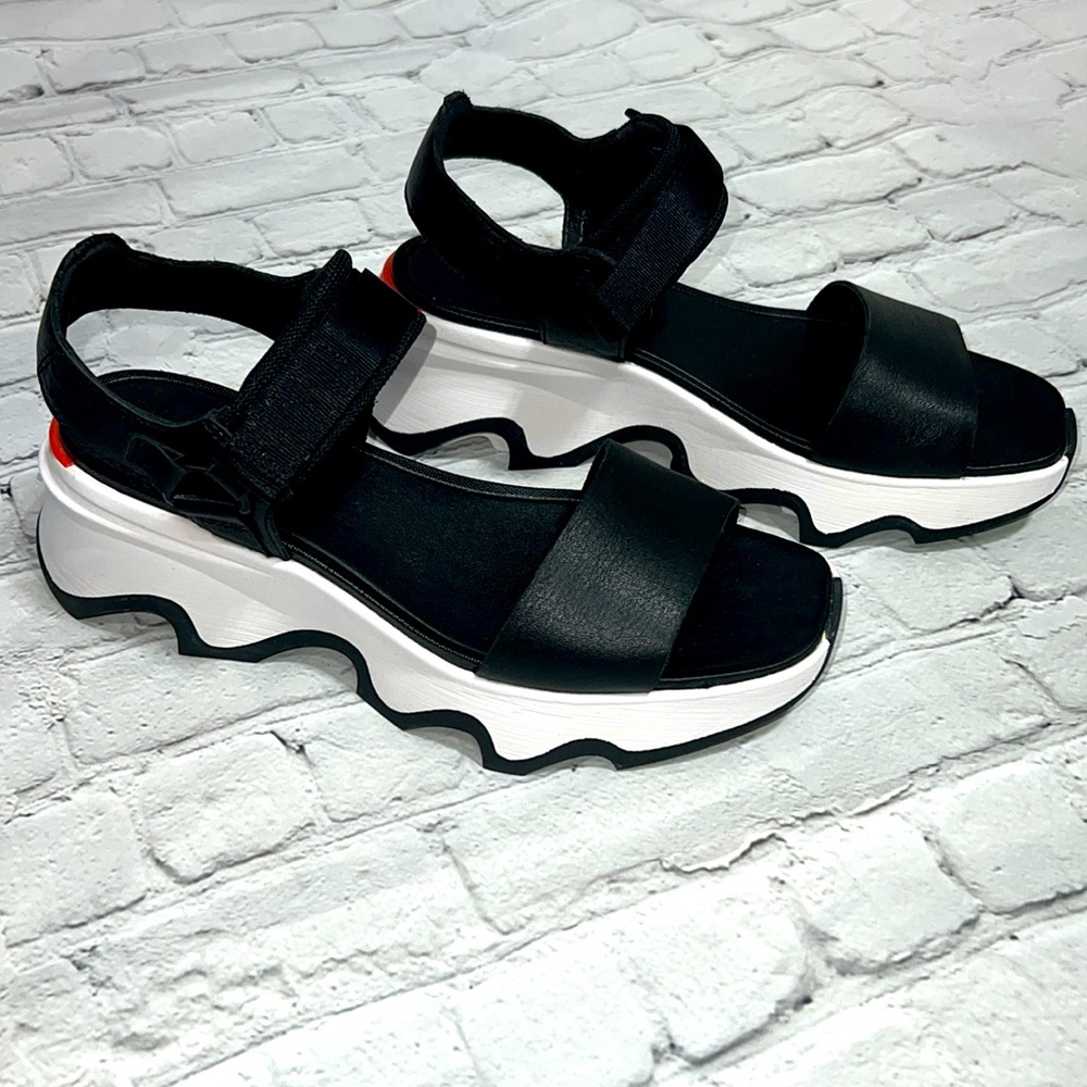 Sorel Kinetic Y-Strap Black Sandals - Women’s Size 10 - Picture 4 of 16